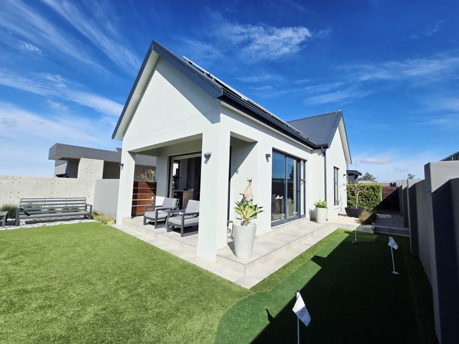 4 Bedroom Property for Sale in Kingswood Golf Estate Western Cape